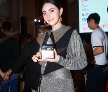 งานมอบรางวัลแด่คนในวงการภาพยนตร์ไทย "รางวัลภาพยนตร์ไทย ชมรม วิจารณ์บันเทิง ครั้งที่ 25" 