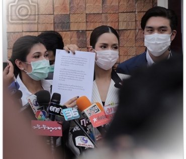 “จั๊กจั่น อคัมย์สิริ”,“เค วัฒนา”,“ทนายนิด้า” เดินทางเข้าแจ้งความคนสร้างเรื่องโลกใบที่ 1 และ ใบที่ 2