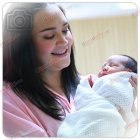 นักร้องสาว "ทาทา ยัง" แถลงข่าวคลอดลูกชาย "น้องเร"