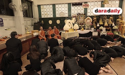 ดีแทค ร่วมประดิษฐ์ดอกไม้จันทน์เพื่อน้อมถวายในพระราชพิธีถวายพระเพลิงพระบรมศพ ในหลวง รัชกาลที่ 9