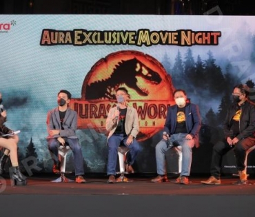  “Aura Exclusive Movie Night”  ณ  โรงภาพยนตร์ พารากอน ซีนีเพล็ พบกับหนุ่ม เต ตะวัน