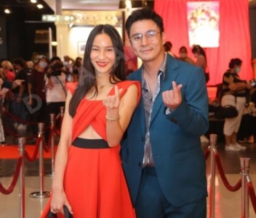 รอบปฐมทัศน์ ลิขิตรักชิงบัลลังก์  
