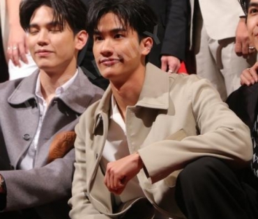 รอบปฐมทัศน์ ลิขิตรักชิงบัลลังก์  
