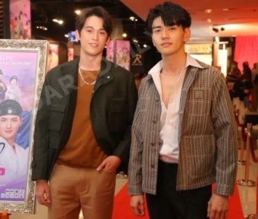 รอบปฐมทัศน์ ลิขิตรักชิงบัลลังก์  