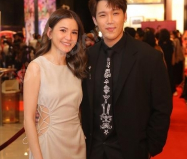 รอบปฐมทัศน์ ลิขิตรักชิงบัลลังก์  