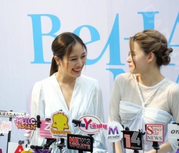 “ฟรีน สโรชา” และ “เบ็คกี้ รีเบคก้า” ในงาน “Grand Opening Be HANA” 