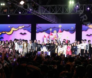 คอนเสิร์ต MCOT x SIAM PARAGON present "Nineentertain Birthday Festival 21st Anniversary"