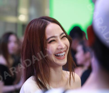 งานแถลงข่าว Siam Paragon Bangkok International Fashion Week 2024 พบ "แต้ว ณฐพร"