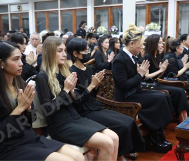 บรรยากาศงาน สวดพระอภิธรรม “อ๋อม อรรคพันธ์” คืนที่ 3