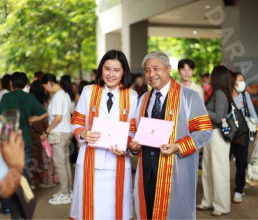 "สยม สังวริบุตร" เข้ารับพระราชทานปริญญา ปริญญาดุษฎีบัณฑิต คณะครุศาสตร์ จุฬาลงกรณ์มหาวิทยาลัย 