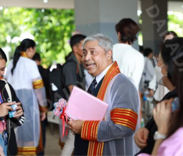 "สยม สังวริบุตร" เข้ารับพระราชทานปริญญา ปริญญาดุษฎีบัณฑิต คณะครุศาสตร์ จุฬาลงกรณ์มหาวิทยาลัย 