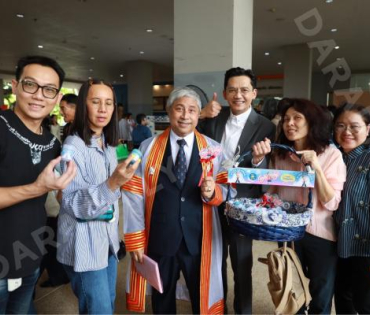 "สยม สังวริบุตร" เข้ารับพระราชทานปริญญา ปริญญาดุษฎีบัณฑิต คณะครุศาสตร์ จุฬาลงกรณ์มหาวิทยาลัย 