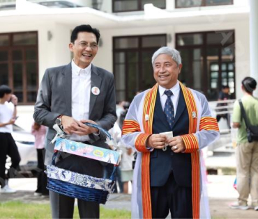 "สยม สังวริบุตร" เข้ารับพระราชทานปริญญา ปริญญาดุษฎีบัณฑิต คณะครุศาสตร์ จุฬาลงกรณ์มหาวิทยาลัย 