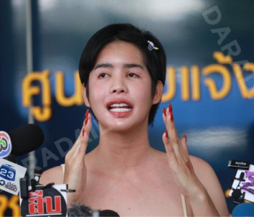 “นารา เครปกะเทย” เข้าพบตำรวจ หลังเคยร่วมไลฟ์กับ “แม่ตั๊ก” ยันไม่รู้ทองปลอม กลัวต้องกลับเข้าคุกอีกรอบ