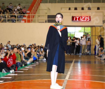 ออม-กรณ์นภัส เข้าร่วมพิธีซ้อมใหญ่รับพระราชทานปริญญาบัตร คณะเศรษฐศาสตร์ มศว.