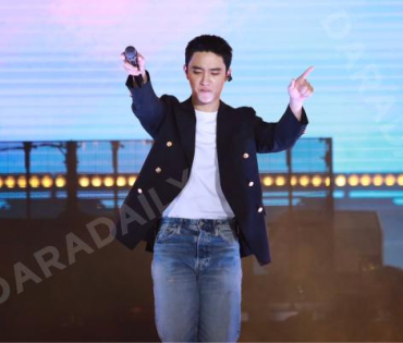 SIAM PARAGON PRESENTS THE FIRST CHRISTMAS WITH “DOH KYUNG SOO"