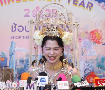 “KING POWER CHINESE NEW YEAR 2025” พบ "ใหม่ - ดาวิกา, เจษ - เจษฎ์พิพัฒ และ เบคกี้ รีเบคก้า"