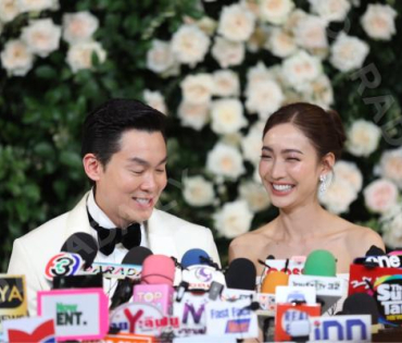 งานแถลงข่าวพิธีมงคลสมรส "แต้ว ณฐพร & ไฮโซณัย"