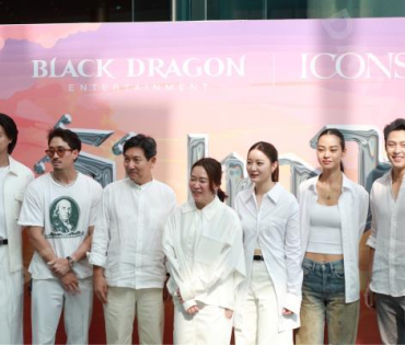 พิธีบวงสรวงภาพยนตร์เรื่อง “วันทอง” (Working Title) พบ อิ้งค์ วรันธร , หมาก ปริญ , กลัฟ คณาวุฒิ