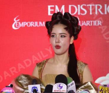 พิธีเปิดงานตรุษจีนปีมะเส็งมงคล พบ "โบว์ เมลดา, ต้าห์อู๋ พิทยา, เนเน่ พรนับพัน"