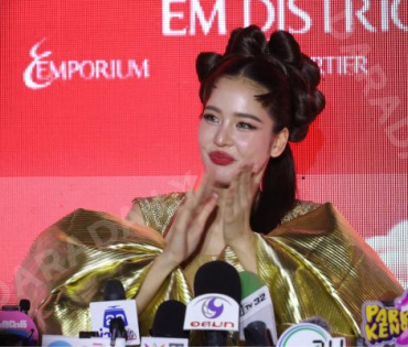 พิธีเปิดงานตรุษจีนปีมะเส็งมงคล พบ "โบว์ เมลดา, ต้าห์อู๋ พิทยา, เนเน่ พรนับพัน"