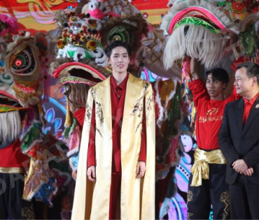 งานเปิดเทศกาลฉลองตรุษจีนสยามพารากอน พบกับสองศิลปิน "พีพี - กฤษฏ์ และ ต่อ - ธนภพ"