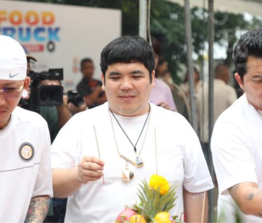 งานบวงสรวงภาพยนตร์ “Food Truck Project”กำกับโดย "แจ็ค แฟนฉัน" พร้อมพระเอกชื่อดัง "มาริโอ้ เมาเร่อ"