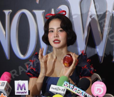 งาน Thailand Gala Premiere ภาพยนตร์เรื่อง "Disneys Snow White สไวท์ พบ "โบว์ เมลดา"