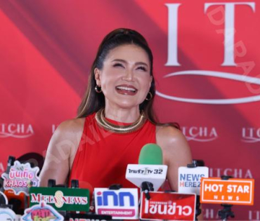 งาน ITCHA OPENING พบกับ3ศิลปิน "เบนซ์ พรชิตา,มิค บรมวุฒิ และ แอน สิเรียม"