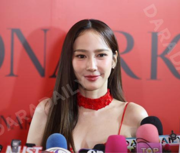 งาน “1st LONARK New Experience” X “Aum Patcharapa”