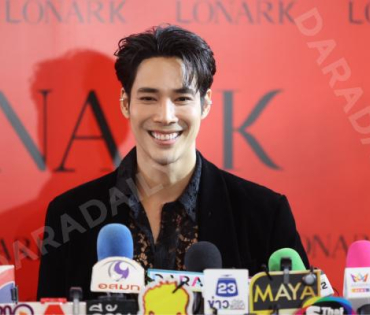 งาน “1st LONARK New Experience” X “Aum Patcharapa”
