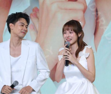 งานเปิดตัวพรีเซ็นเตอร์ Dr.JiLL พบกับ “นนกุล ชานน-แอฟ ทักษอร” “แดน วรเวช-แพทตี้ อังศุมาลิน” 