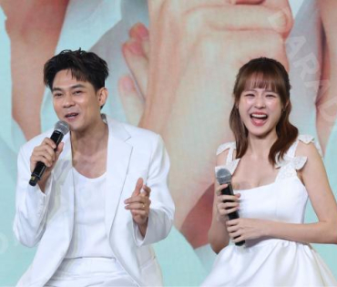 งานเปิดตัวพรีเซ็นเตอร์ Dr.JiLL พบกับ “นนกุล ชานน-แอฟ ทักษอร” “แดน วรเวช-แพทตี้ อังศุมาลิน” 