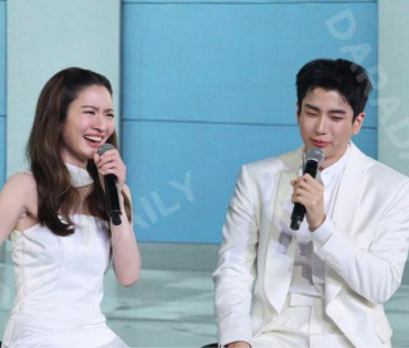 งานเปิดตัวพรีเซ็นเตอร์ Dr.JiLL พบกับ “นนกุล ชานน-แอฟ ทักษอร” “แดน วรเวช-แพทตี้ อังศุมาลิน” 