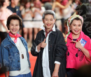 ภาพบรรยากาศรอบปฐมทัศน์ ละครเวที "2499 เดอะมิวสิคัล" นำแสดงโดย นาย ณภัทร, ไอซ์ พาริส