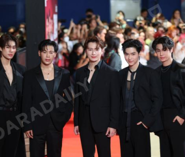 ภาพบรรยากาศรอบปฐมทัศน์ ละครเวที "2499 เดอะมิวสิคัล" นำแสดงโดย นาย ณภัทร, ไอซ์ พาริส