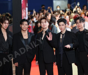 ภาพบรรยากาศรอบปฐมทัศน์ ละครเวที "2499 เดอะมิวสิคัล" นำแสดงโดย นาย ณภัทร, ไอซ์ พาริส