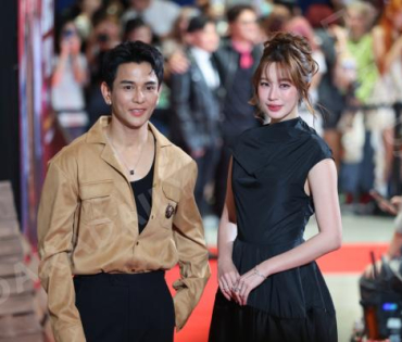 ภาพบรรยากาศรอบปฐมทัศน์ ละครเวที "2499 เดอะมิวสิคัล" นำแสดงโดย นาย ณภัทร, ไอซ์ พาริส