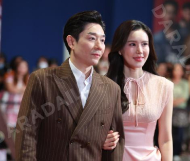 ภาพบรรยากาศรอบปฐมทัศน์ ละครเวที "2499 เดอะมิวสิคัล" นำแสดงโดย นาย ณภัทร, ไอซ์ พาริส