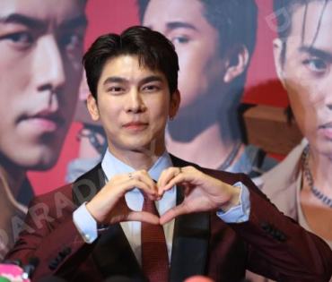 ภาพบรรยากาศรอบปฐมทัศน์ ละครเวที "2499 เดอะมิวสิคัล" นำแสดงโดย นาย ณภัทร, ไอซ์ พาริส