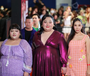 ภาพบรรยากาศรอบปฐมทัศน์ ละครเวที "2499 เดอะมิวสิคัล" นำแสดงโดย นาย ณภัทร, ไอซ์ พาริส