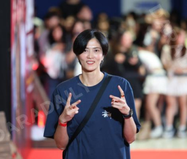 ภาพบรรยากาศรอบปฐมทัศน์ ละครเวที "2499 เดอะมิวสิคัล" นำแสดงโดย นาย ณภัทร, ไอซ์ พาริส
