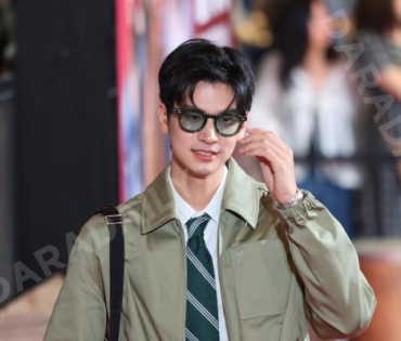 ภาพบรรยากาศรอบปฐมทัศน์ ละครเวที "2499 เดอะมิวสิคัล" นำแสดงโดย นาย ณภัทร, ไอซ์ พาริส