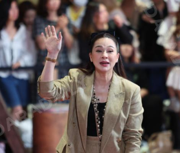 ภาพบรรยากาศรอบปฐมทัศน์ ละครเวที "2499 เดอะมิวสิคัล" นำแสดงโดย นาย ณภัทร, ไอซ์ พาริส