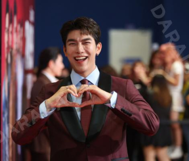 ภาพบรรยากาศรอบปฐมทัศน์ ละครเวที "2499 เดอะมิวสิคัล" นำแสดงโดย นาย ณภัทร, ไอซ์ พาริส