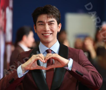 ภาพบรรยากาศรอบปฐมทัศน์ ละครเวที "2499 เดอะมิวสิคัล" นำแสดงโดย นาย ณภัทร, ไอซ์ พาริส