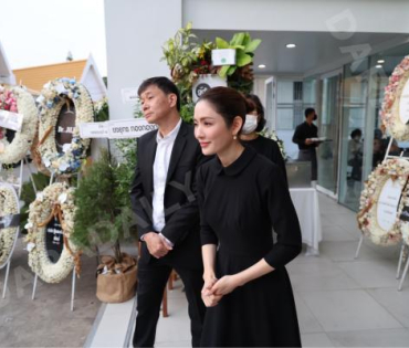พิธีสวดอภิธรรม คุณแม่ เพ็กแฮ สันตินธรกุล
