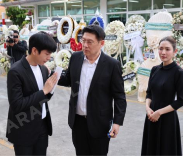 พิธีสวดอภิธรรม คุณแม่ เพ็กแฮ สันตินธรกุล