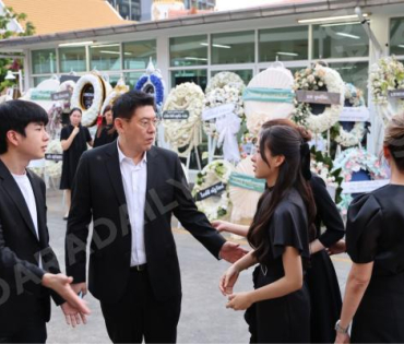 พิธีสวดอภิธรรม คุณแม่ เพ็กแฮ สันตินธรกุล