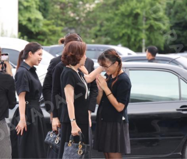 พิธีสวดอภิธรรม "คุณแม่งามทิพย์ ฉัตรบริรักษ์" คืนที่สาม